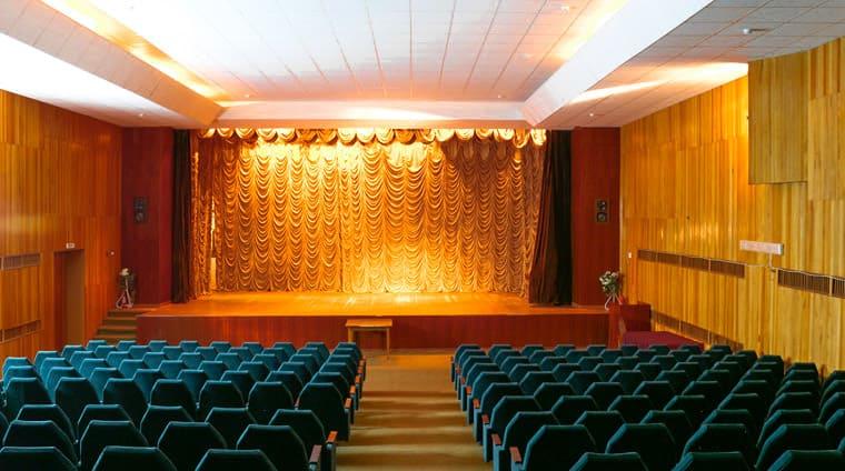 Киноконцертный зал санатория Украина. Ессентуки